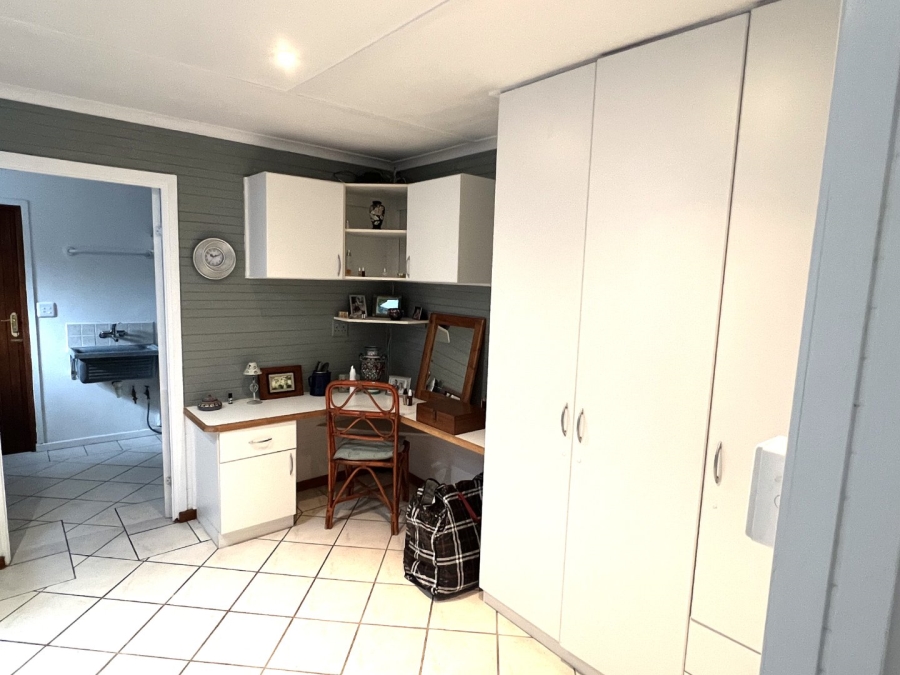 2 Bedroom Property for Sale in Harkerville A H Western Cape